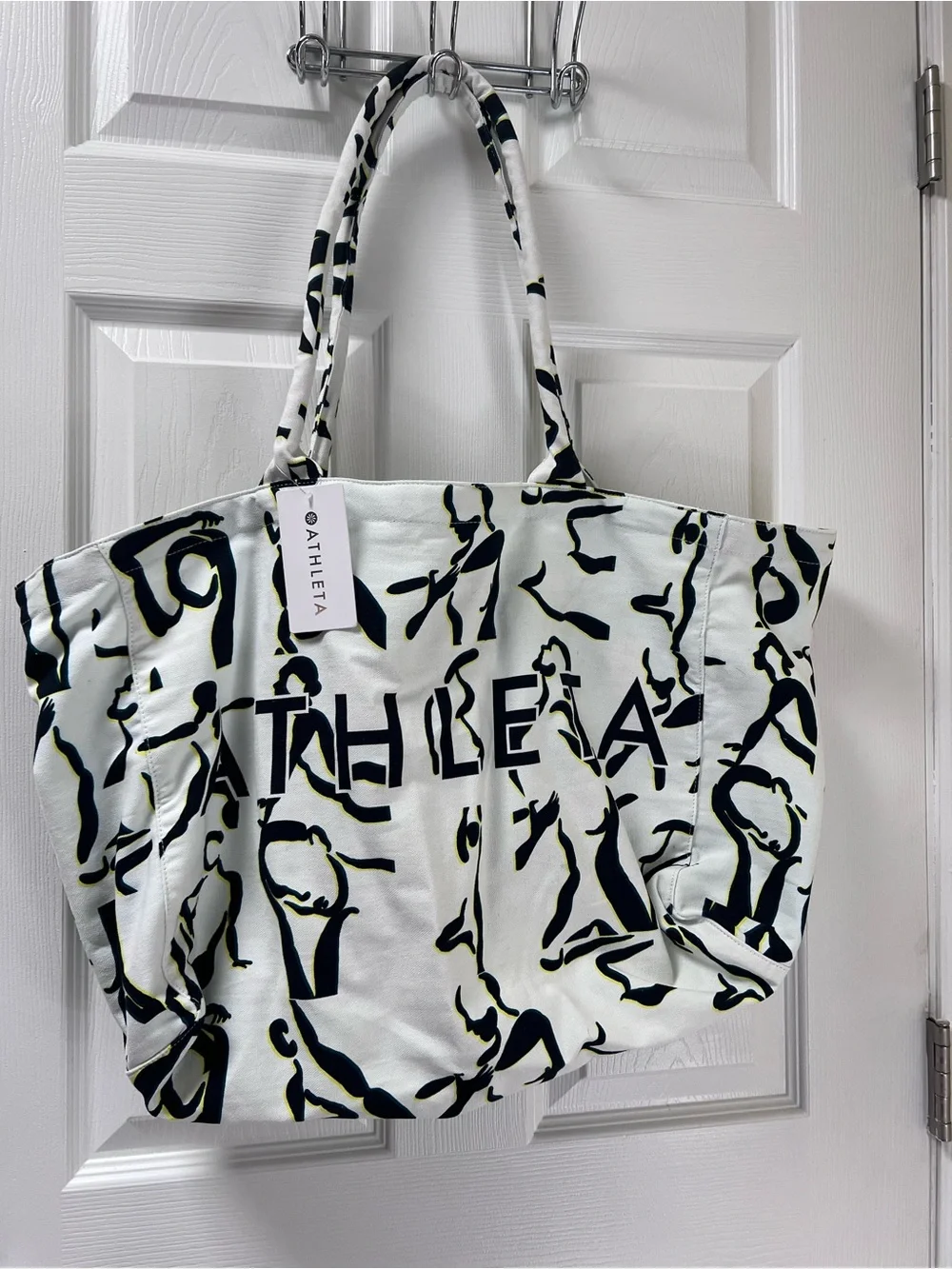 NWT Athleta White Canvas Tote Bag Athlete Logo Gym Bag Beach Travel Athleisure
